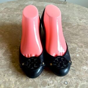 Tory Burch Black Minnie Miller wedge size 9,5